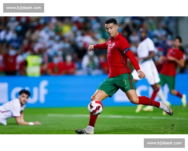 C 罗双响破纪录 + 温情互动 葡萄牙 5-0 世预赛开门红